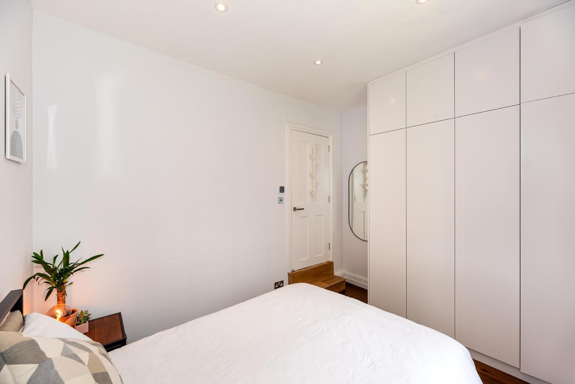 2-Bedroom Victorian Apartment In Kensington Londra Esterno foto