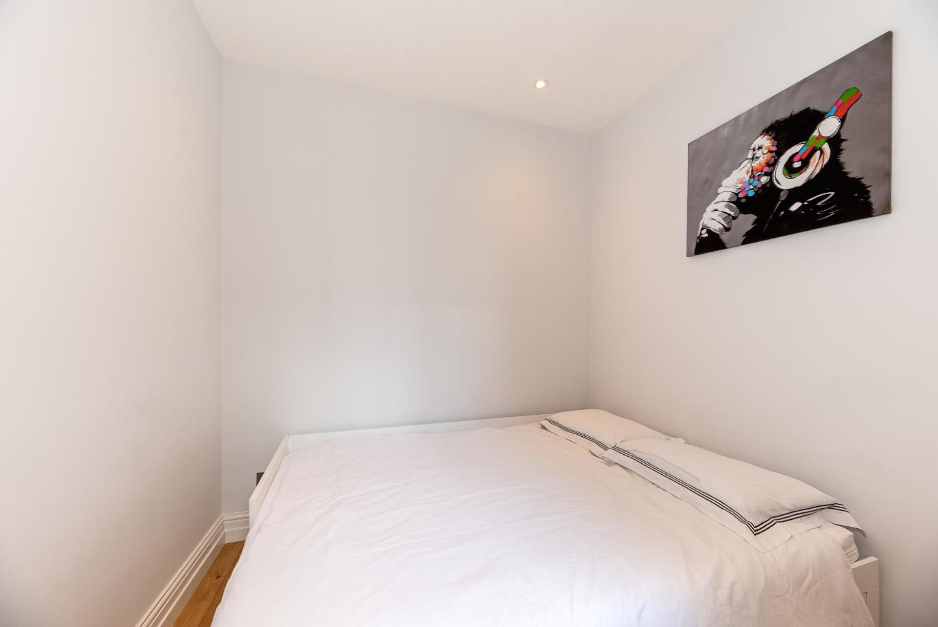 2-Bedroom Victorian Apartment In Kensington Londra Esterno foto