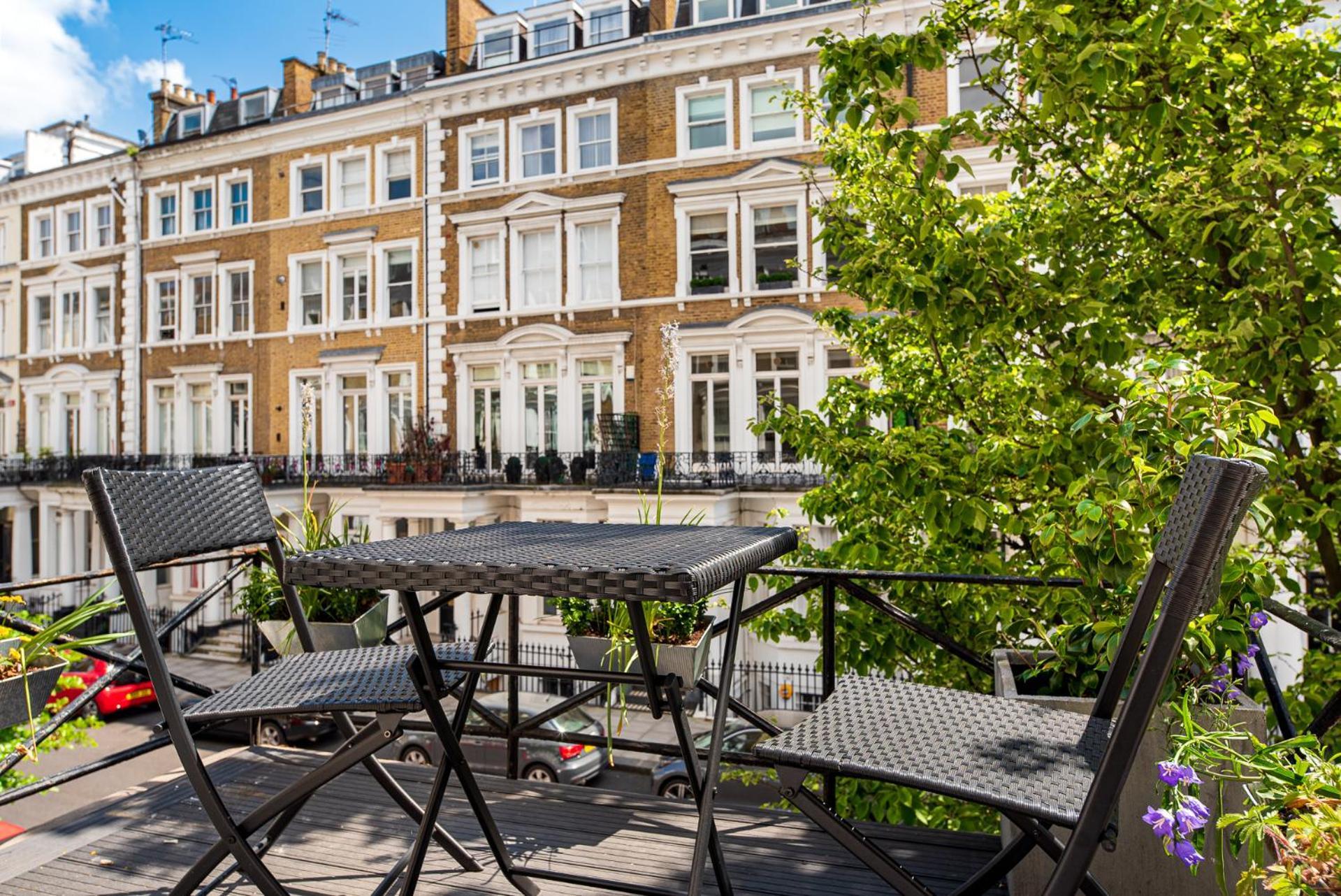 2-Bedroom Victorian Apartment In Kensington Londra Esterno foto