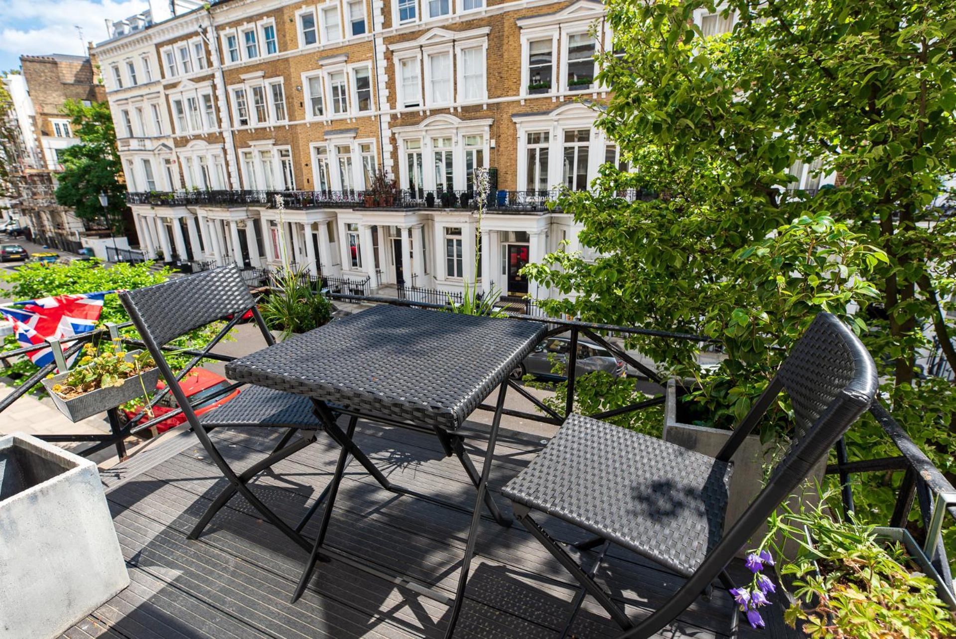 2-Bedroom Victorian Apartment In Kensington Londra Esterno foto